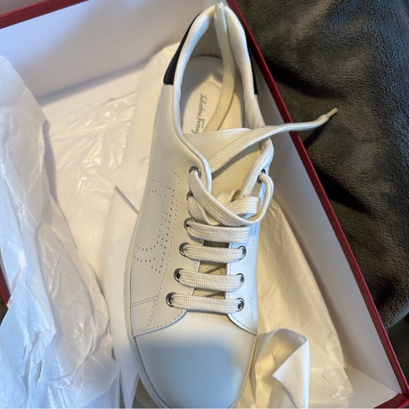 NWT Authentic Salvatore Ferragamo Pierre Sneakers Size 10 Women’s - Picture 6 of 7